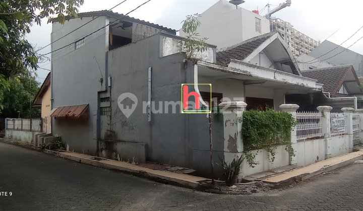 Rumah Hoek di Jl Kartini, Bekasi