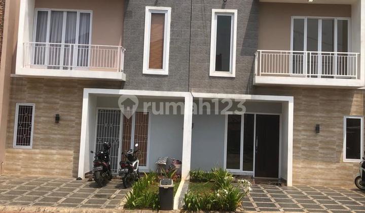 Rumah 2 Lantai Ready di Cibubur Dp 15 Juta - 0857.7353.3559 2