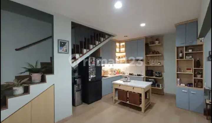 Rumah Menarik Harga Ciamik! Rumah Semi Furnish di Palmerah Jakarta Barat Rumah Menarik Harga Ciamik! Rumah Semi Furnish di Palmerah Jakarta Barat