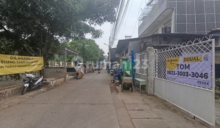 Rumah Dengan Tanah Luas Berlokasi Strategis Di Jembatan Besi Jakarta Barat 2