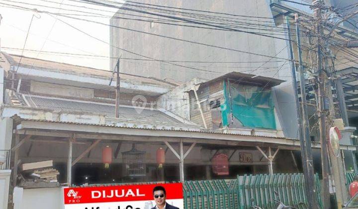 Dijual Cepat Rumah Tua Hitung Tanah Blok Favorit Jalanan Luas! 1