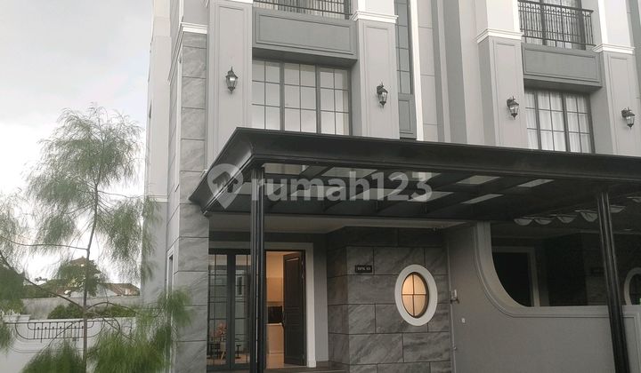 Rumah 3 Lantai Hook Type 6 di Bukit Podomoro