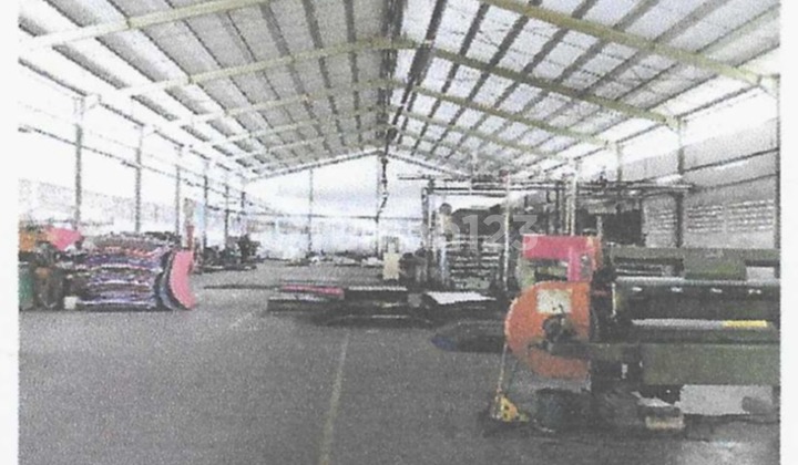 For Sale Factory on Gunung Putri Street, Area 17,685 Meters
