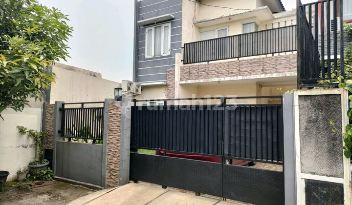 Affordable 2-Story House in Permata Timur Housing, Pondok Kelapa, East Jakarta Affordable 2-Story House in Permata Timur Housing, Pondok Kelapa, East Jakarta