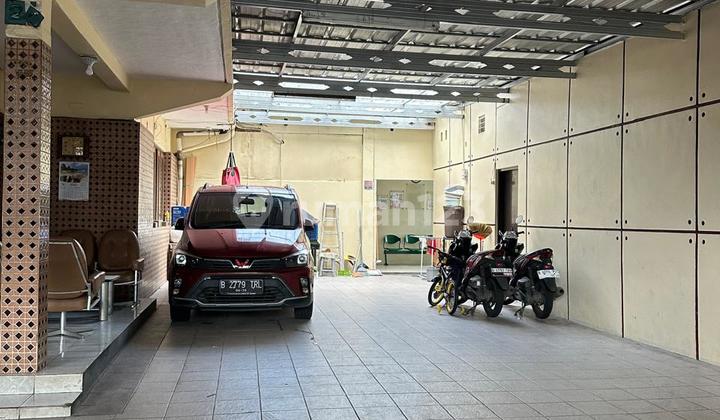 Nice Hook House for Sale in Rawamangun 2