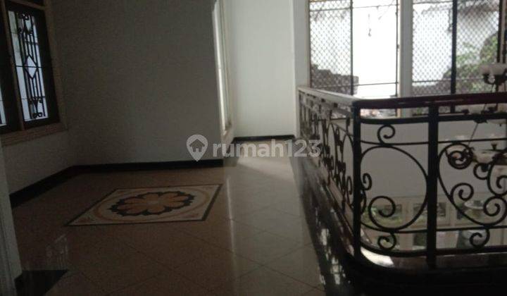 Dijual Rumah 2 Lantai Siap Huni di Mulyosari, Surabaya 2