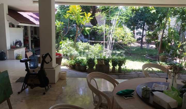 Rumah Klasik di Jantung Kota Surabaya Jalan Trunujoyo  1