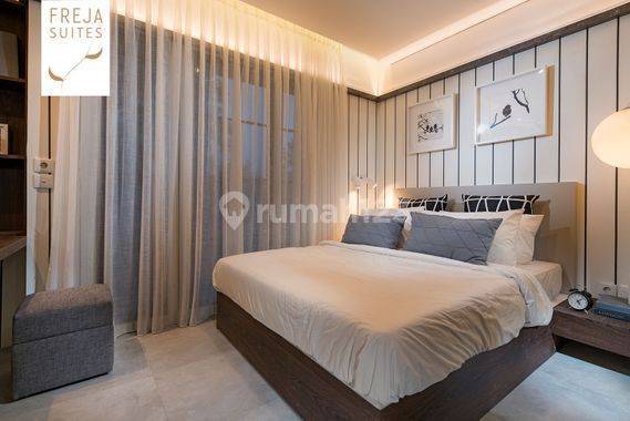 Jual Rumah Minimalis 3 Lantai Furnished di Freja Chic Bsd. Ymefb 2