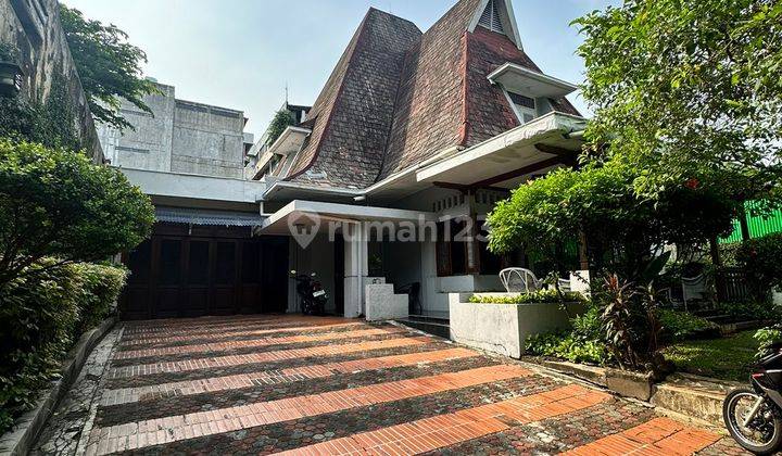 Dijual Rumah Tua Bagus 2 Lantai di Menteng Jakarta Pusat. Dsiefk 2