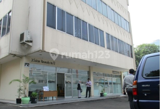 Kantor Murah Bgt 3Lt di Jl Sultan Hasanudin,Melawai,Kebayoran Baru