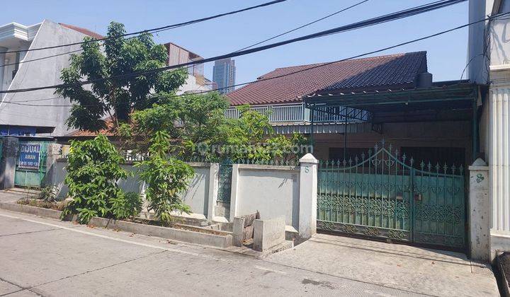 Rumah Tua Hit Tanah di Jl Rajawali Selatan 5, Gunung Sahari Utara 1