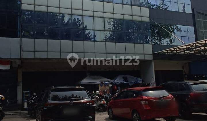 Cheap 4-story shop house on Arteri Pondok Indah Street, North Kebayoran Lama