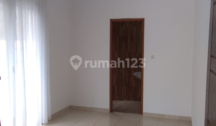 Disewakan Rumah Komdisi Siap Huni Lokasi Dekat dgn Sekolah Dan View Pengunungan 4
