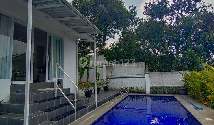 dijual rumah bagus dan rapi dilengkapi kolam renang dan gazebo 2