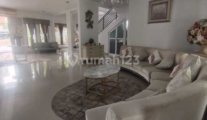 Dijual Rumah Siap Huni Dilengkapi Dengan Kolam Renang Dijual Rumah Siap Huni Dilengkapi Dengan Kolam Renang