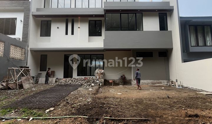 Dijual Rumah Baru Lokasi Depan