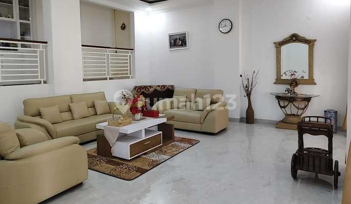 For Sale Nice House Equipped With Swimming Pool 2