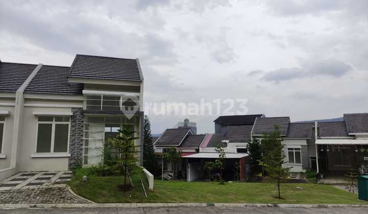 Dijual Rumah Hook Dengan View Pengunungan Perlu Sedikit Renovasi 2
