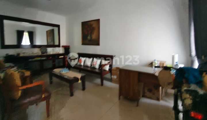 For Sale House With A Spacious Backyard 2