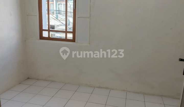 2-story house in Taman Palem Lestari, strategic location.