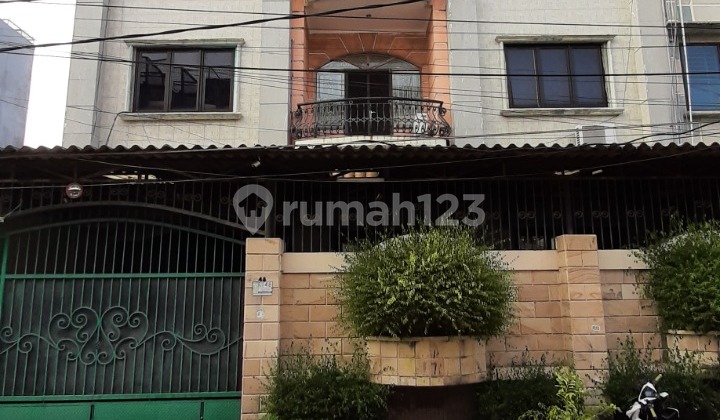 Dijual Cepat Rumah Dan Gudang Di Grogol, Jakarta Barat.