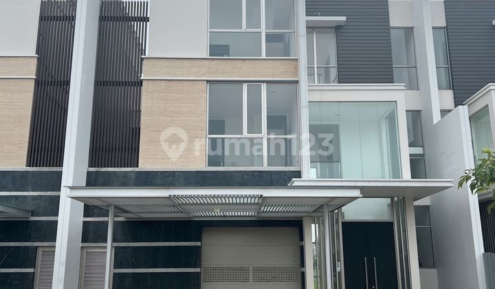 Sisa 1 Unit Lagi, Dijual Cepat Rumah Mewah At Golf Island, Pik