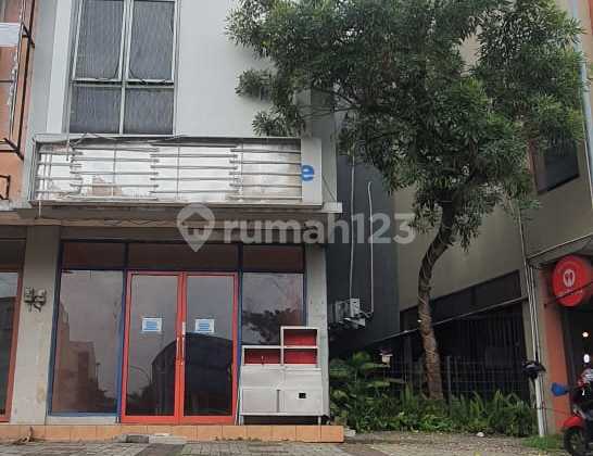 Ruko 3 lantai Hadap Jalan Dijual di Glaze Gading Serpong, Tangerang
