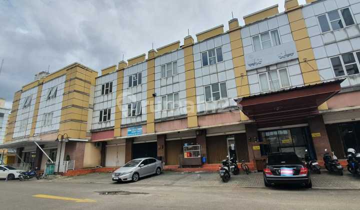 For Sale Fast 3-Story Shophouse GOLDEN BOULEVARD BSD CITY For Sale Fast 3-Story Shophouse GOLDEN BOULEVARD BSD CITY