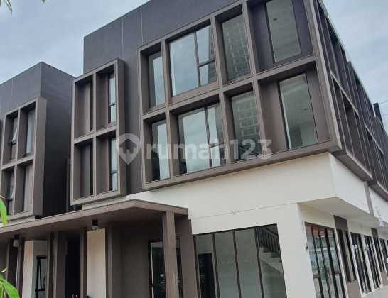 FOR RENT: 3-STORY HOOK RUKO VIRGINIA ARCADE BSD CITY