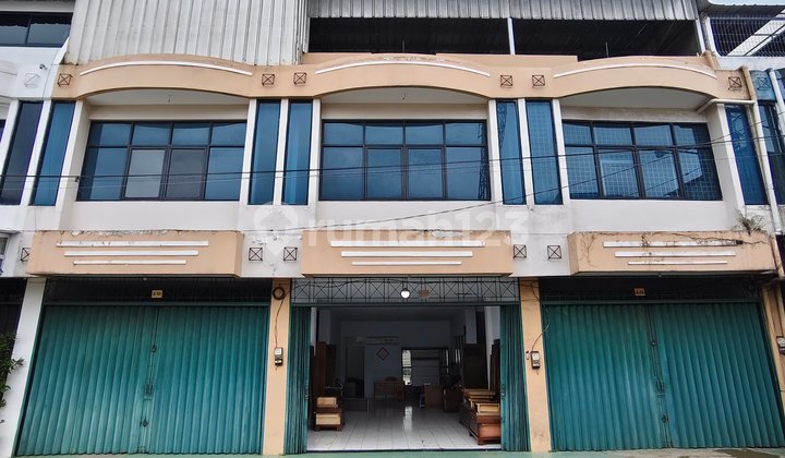 Ruko Gandeng 3 di Pondok Cabe Mutiara Dekat Akses Tol