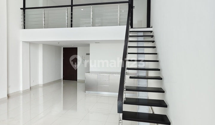 Dijual Soho Mezzanine Sudah Disekat Aluminum Kaca Cocok untuk Kantor Dijual Soho Mezzanine Sudah Disekat Aluminum Kaca Cocok untuk Kantor