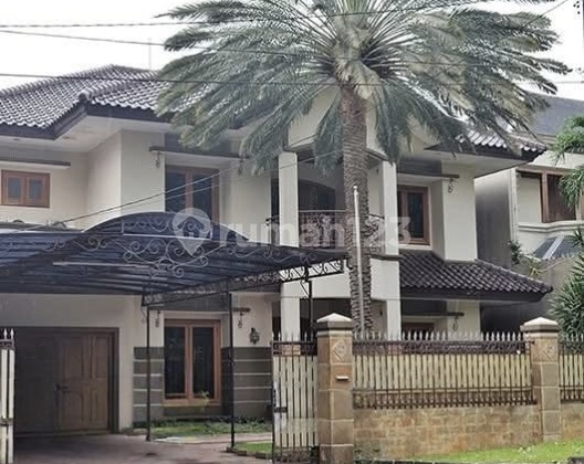 Rumah Mewah Ada Kolam Renang Semifurnished Premium Quality
