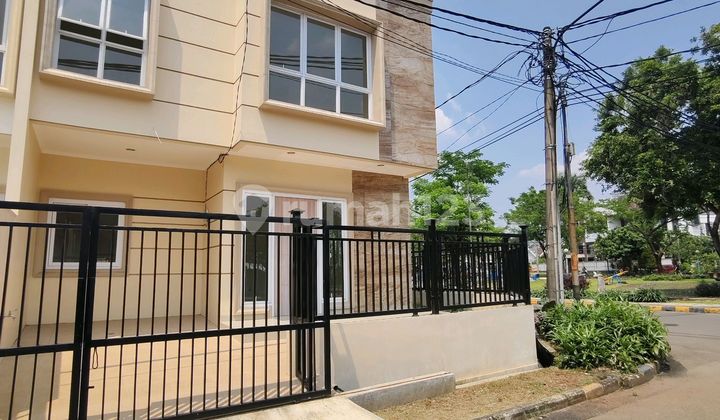 Rumah Brand New Hoek 2 Lantai Shm