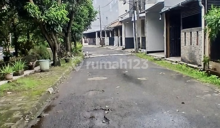 Dijual Cepat Rumah Furnished 1.5 Lantai Siap Huni Lingkungan Islami 2