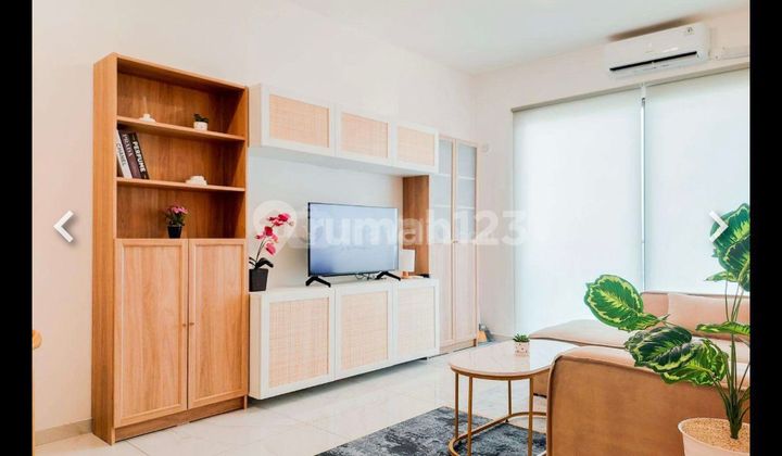 3 Bedroom Lantai Rendah Furnished Interior Bagus di Sky House