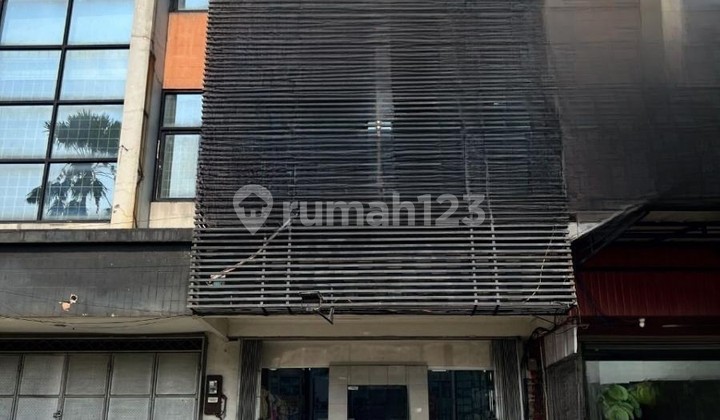 Ruko 3 Lantai Hadap Boulevard Gading Serpong Letak Strategis Sudah Renovasi