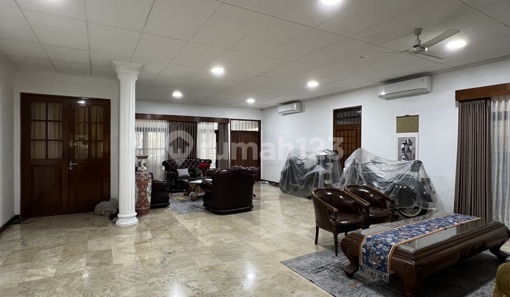 Rumah Bagus Tanah Luas Lokasi Pinggir Jalan Besar Cocok Untuk Usaha Resto Cafe Sarana Olahraga Dan Rumah Tinggal 2