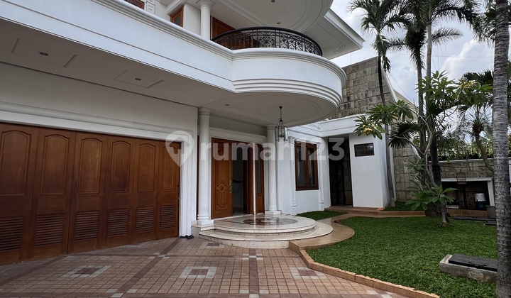 2-Story House Near City Center For Rent, Semi-Furnished Condition, Suitable for Residential Use and Can Be Used as a Silent Office. 2-Story House Near City Center For Rent, Semi-Furnished Condition, Suitable for Residential Use and Can Be Used as a Silent Office.