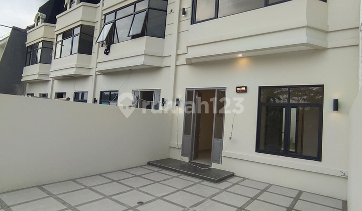 Dijual Rumah 2 Lantai Type American Classic di Depok Albani Residence Tahap 2 2