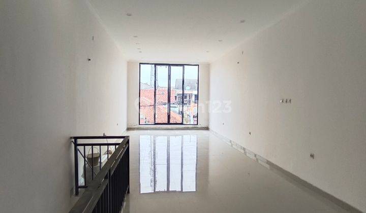 Ruko Fairway Kemang Residence 2 Lantai Lokasi Strategis di Depok Harga 1,5 Milyar an. 2