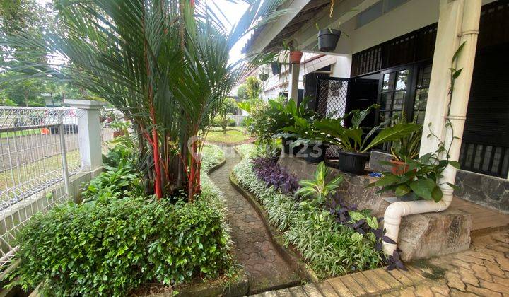 Dijual Rumah Dengan Taman Indah di Kemang Pratama 1 2