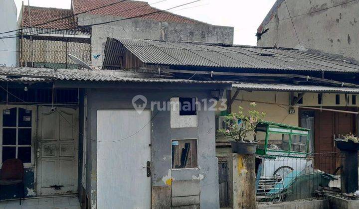 Rumah Hitung Tanah Dalam Komplek Akses 2 Mobil Dan Tidak Banjir . Strategis 1