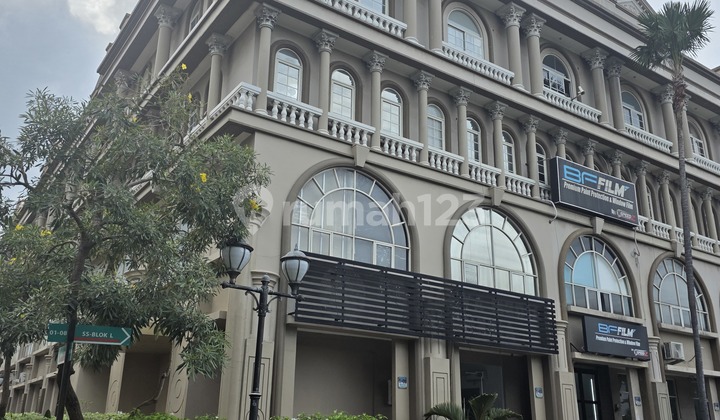 Disewakan Ruko Sedayu Square 2 Gandeng Semi Furnish Langka Disewakan Ruko Sedayu Square 2 Gandeng Semi Furnish Langka