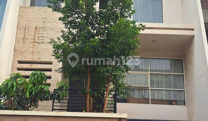 Dijual Rumah Manyar Permai Pik 3 Lantai Utara Shm