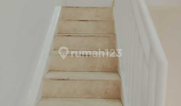 For Sale: Camar Elok 3-Story Semi-Furnished House, Neat and Tidy 2