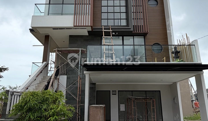 Cash / KPR - Rumah Pik2 9X15 3 Lantai (3+1 Kamar Tidur) Cash / KPR - Rumah Pik2 9X15 3 Lantai (3+1 Kamar Tidur)