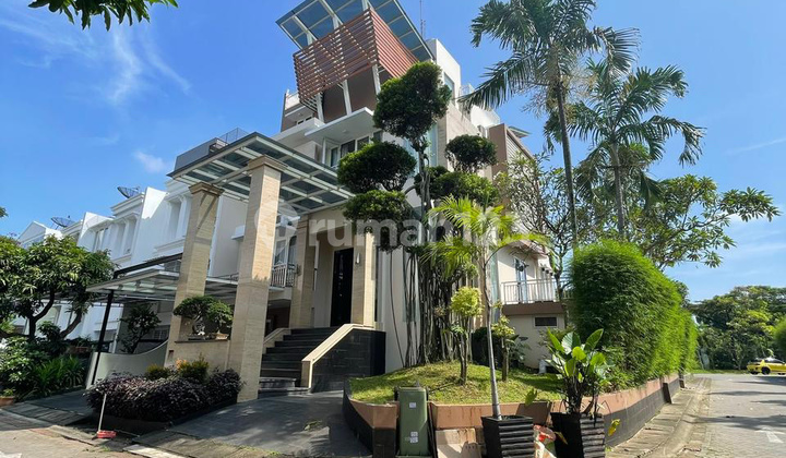 Rumah Mewah Pantai Indah Kapuk Hoek 252M2 (3 Lantai)