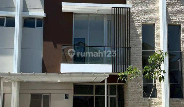 Spesialis Sewa Rumah PIK2 10X15 (4+1 Kamar Tidur) 1