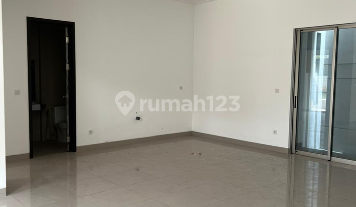 Specialist in House Rental Pik2 10x15 Corner (4+1 Bedrooms)