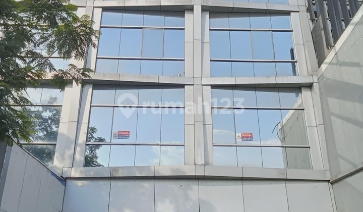 Specialist in Renting Golf Island PIK Shophouse 4.5x15 (4 Floors) Specialist in Renting Golf Island PIK Shophouse 4.5x15 (4 Floors)